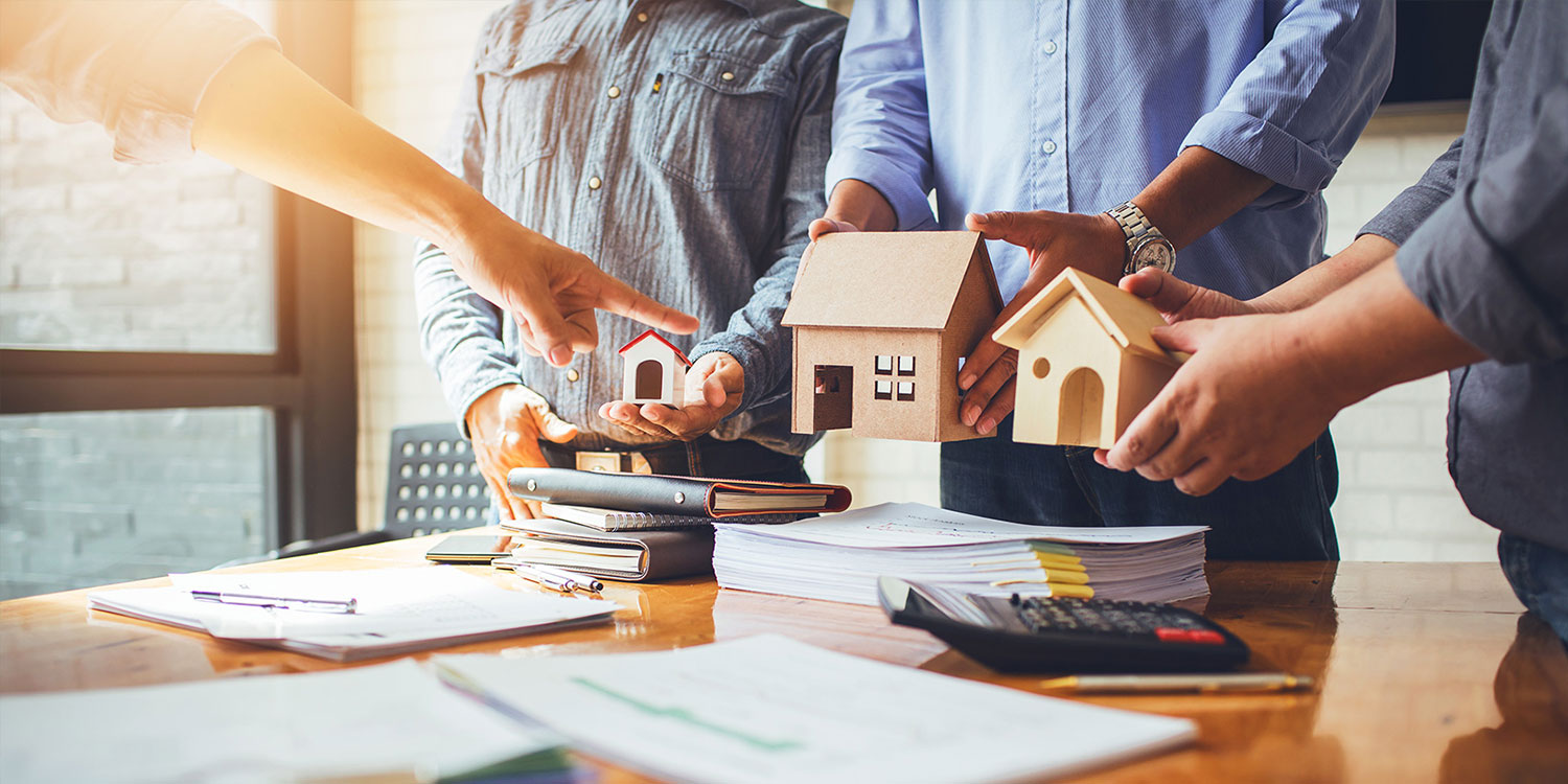 What does an HOA management company do?